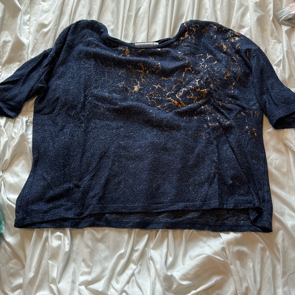 Dantelle women’s navy blouse short sleeve flowy gold accents medium soft